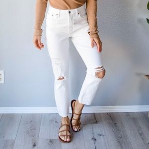 White curve love Abercrombie high rise mom jeans